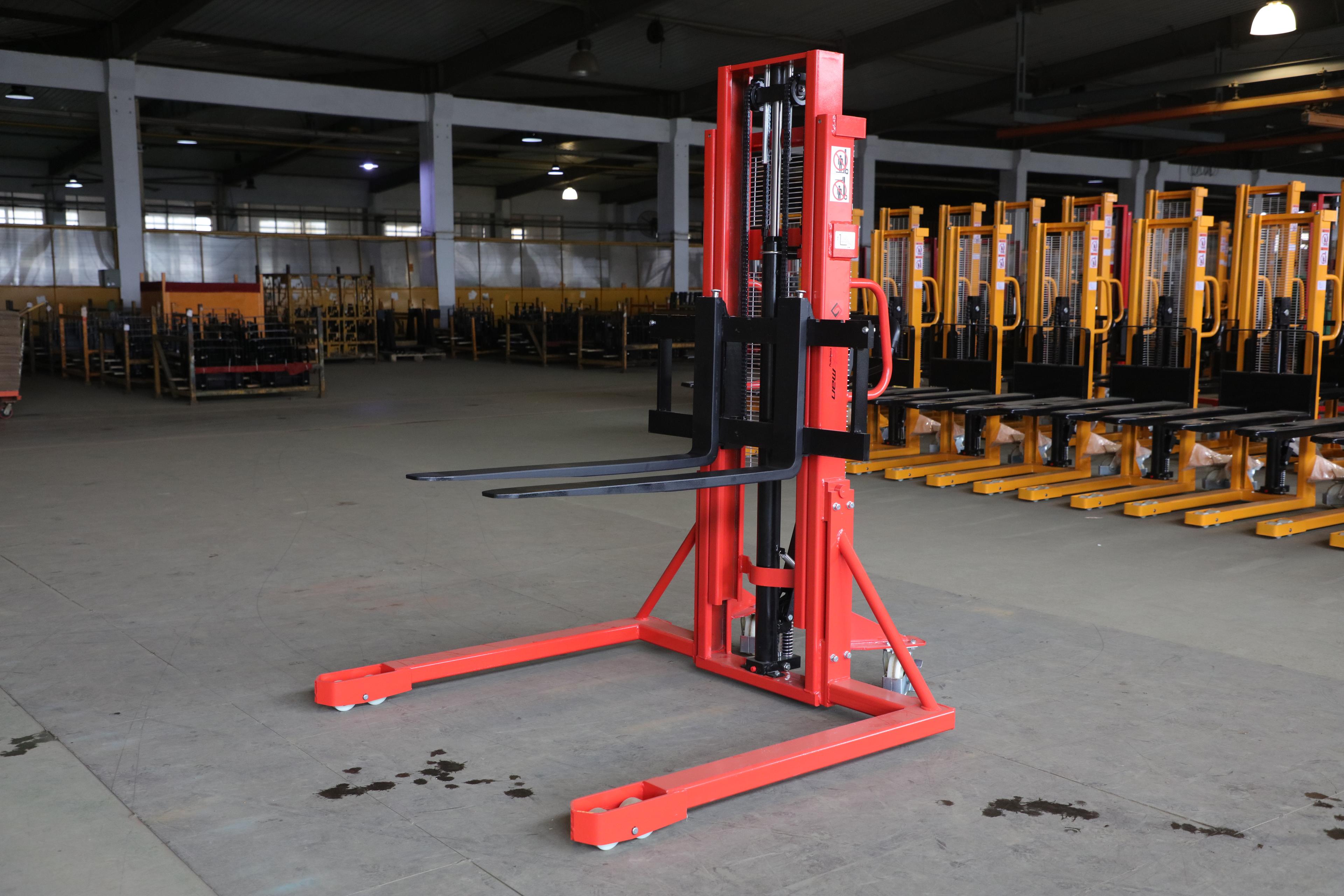 GERBEUR MANUEL AVEC LONGERONS ENCADRANTS 1000 KG