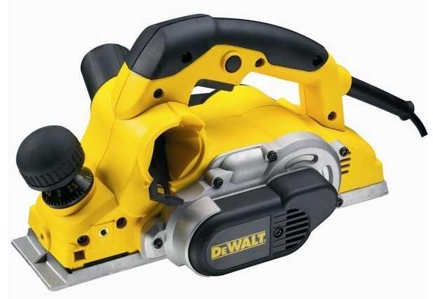 RABOT 1050W - 4 MM EN MALLETTE