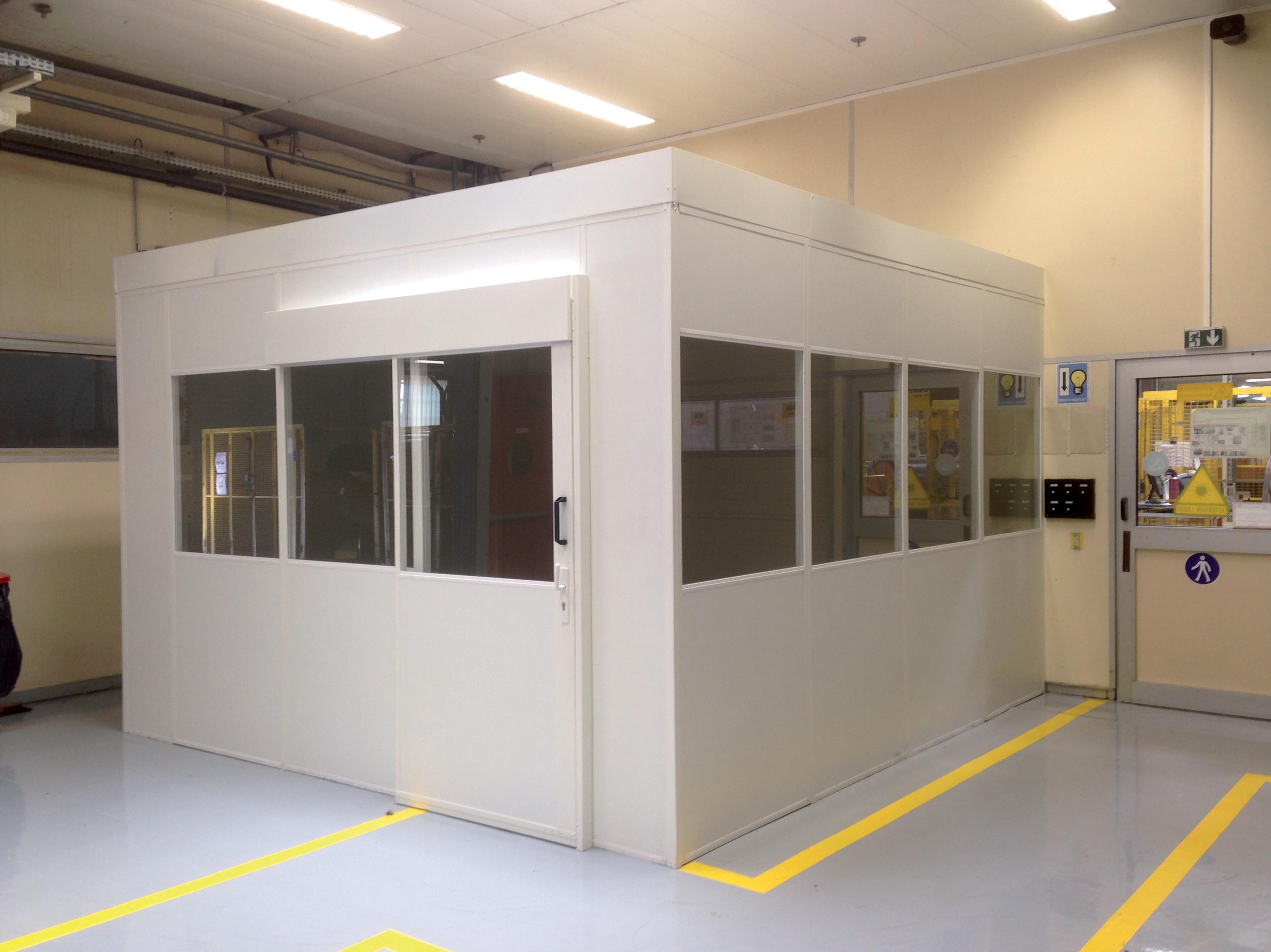 CLOISON D'ATELIER MODULAIRE SEMI-VITRE