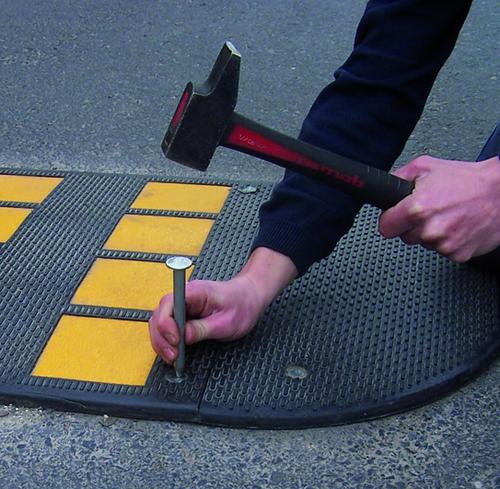 RALENTISSEUR POUR VOIES PRIVEES DEMI-ROND NOIR