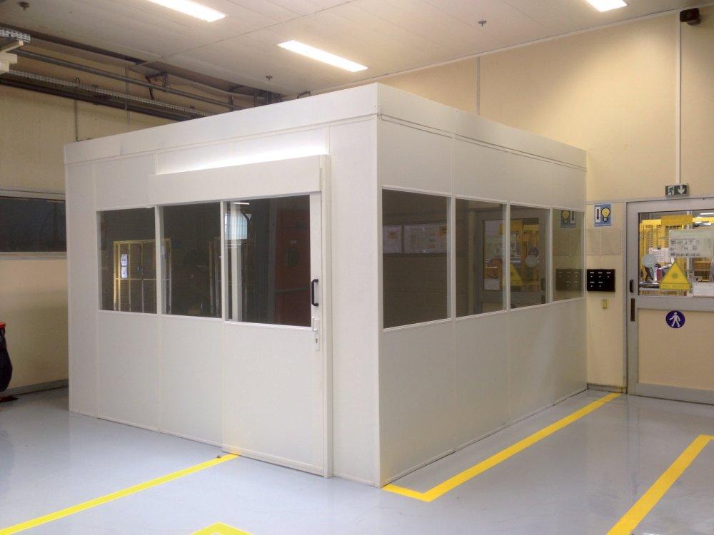 CLOISON D'ATELIER MODULAIRE SEMI-VITRE